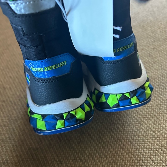 Sport by sketchers kids boots size 11C - Picture 3 of 9